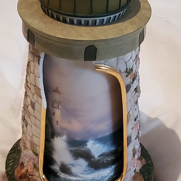 Ardleigh Elliott Thomas Kinkade Beacon of Hope Lighthouse. - Picture 4 of 5
